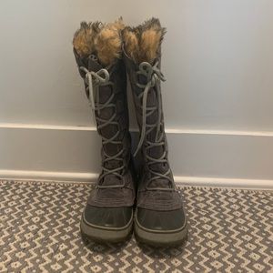Sorel Cate of Alexandria Boots Size 6 RARE!!